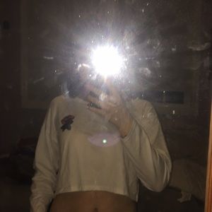 ZAFUL | CUT COLLAR ROSE CROP TOP